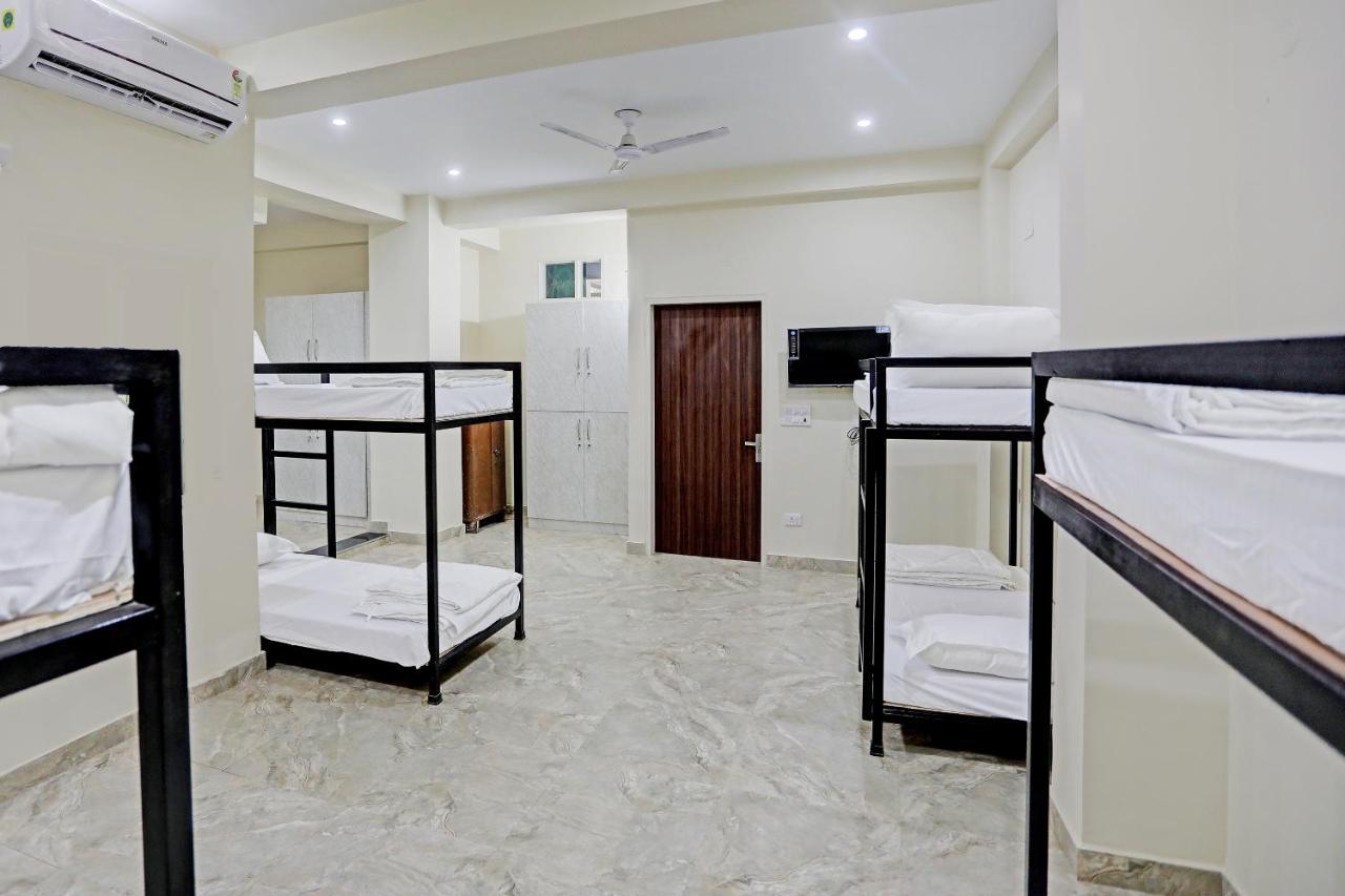 Hotel S B Inn-Near New Delhi Train Station Exterior foto