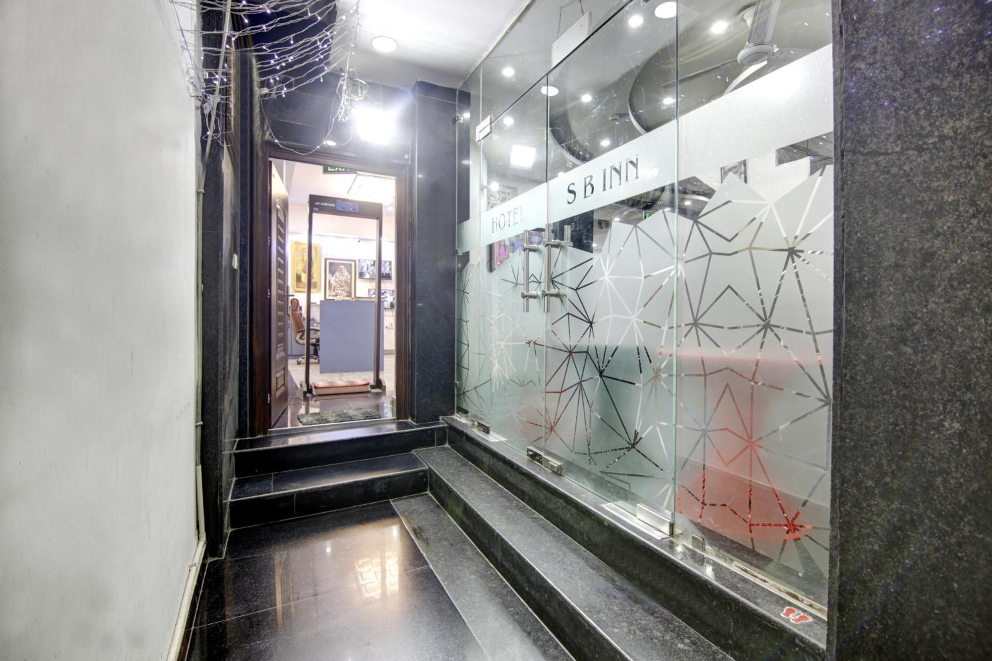 Hotel S B Inn-Near New Delhi Train Station Exterior foto