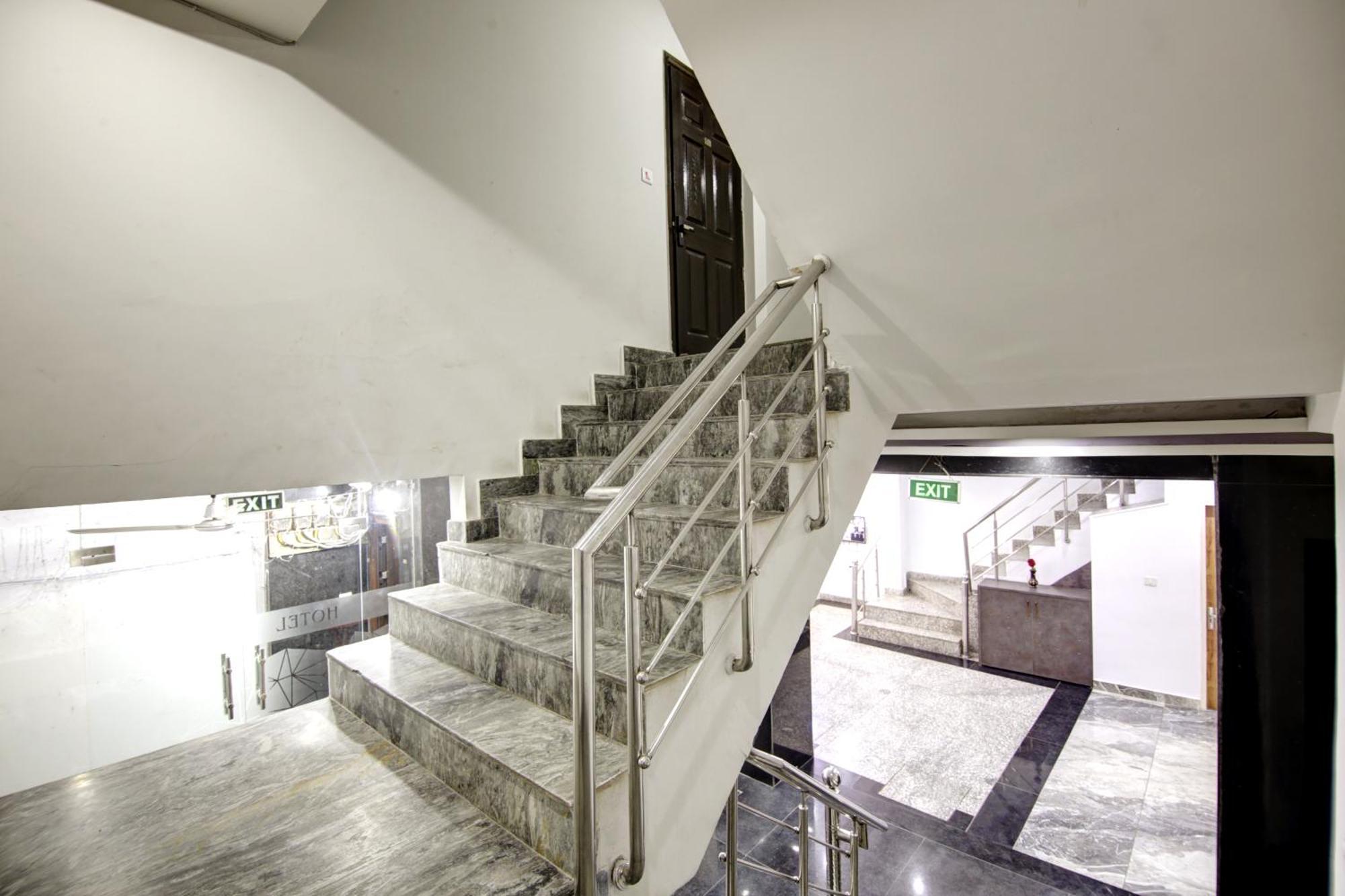 Hotel S B Inn-Near New Delhi Train Station Exterior foto