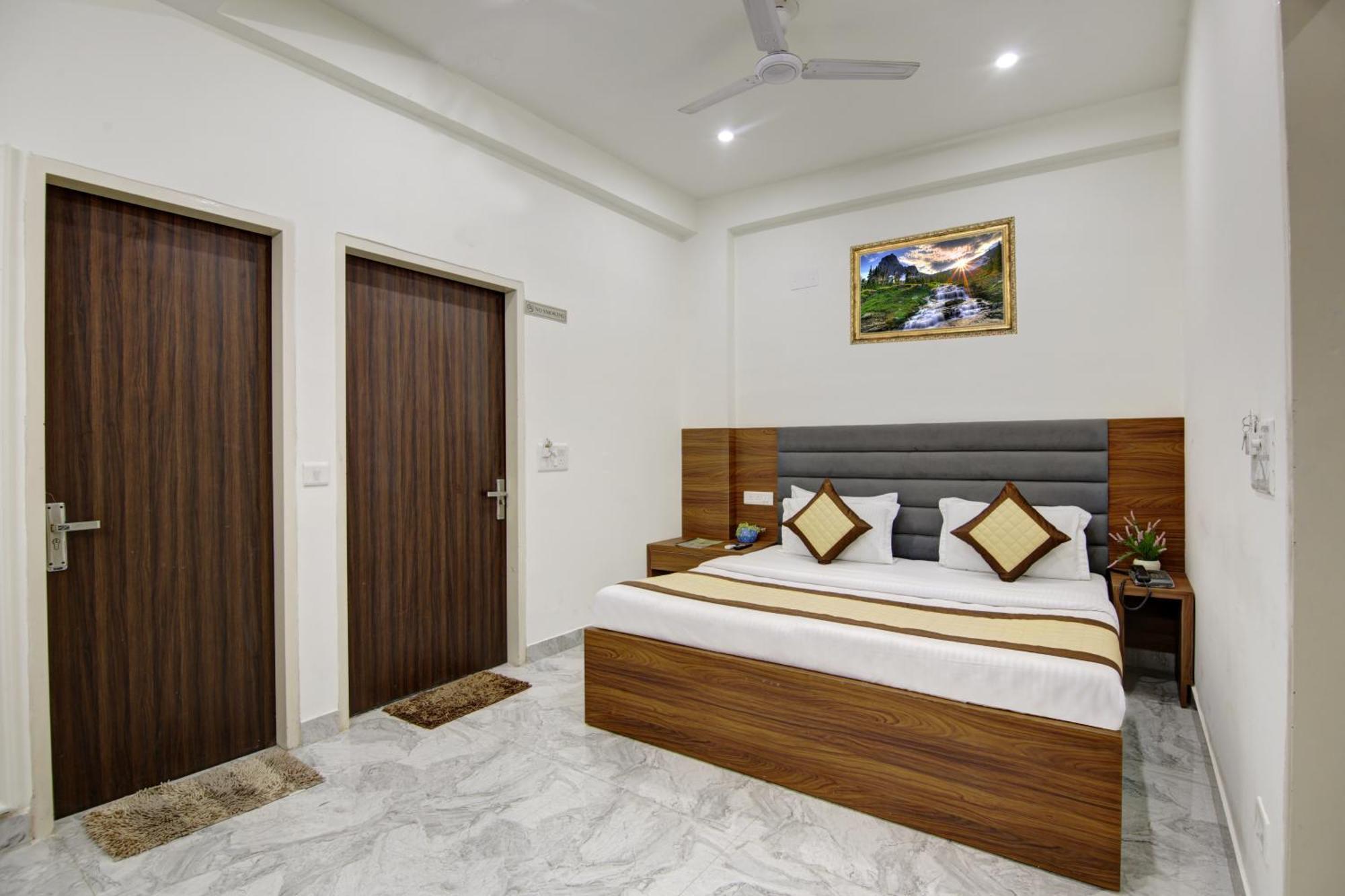 Hotel S B Inn-Near New Delhi Train Station Exterior foto