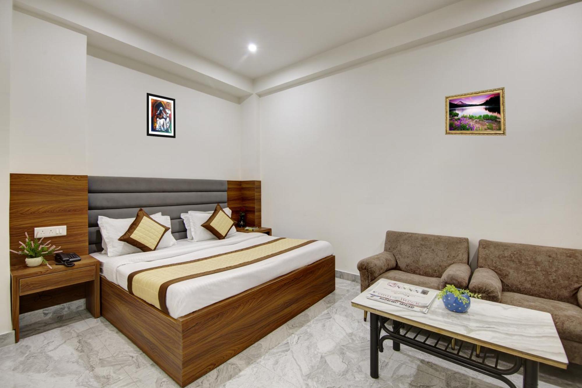 Hotel S B Inn-Near New Delhi Train Station Exterior foto