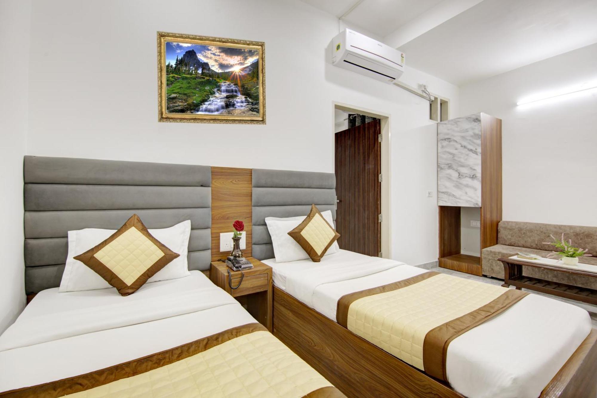 Hotel S B Inn-Near New Delhi Train Station Exterior foto