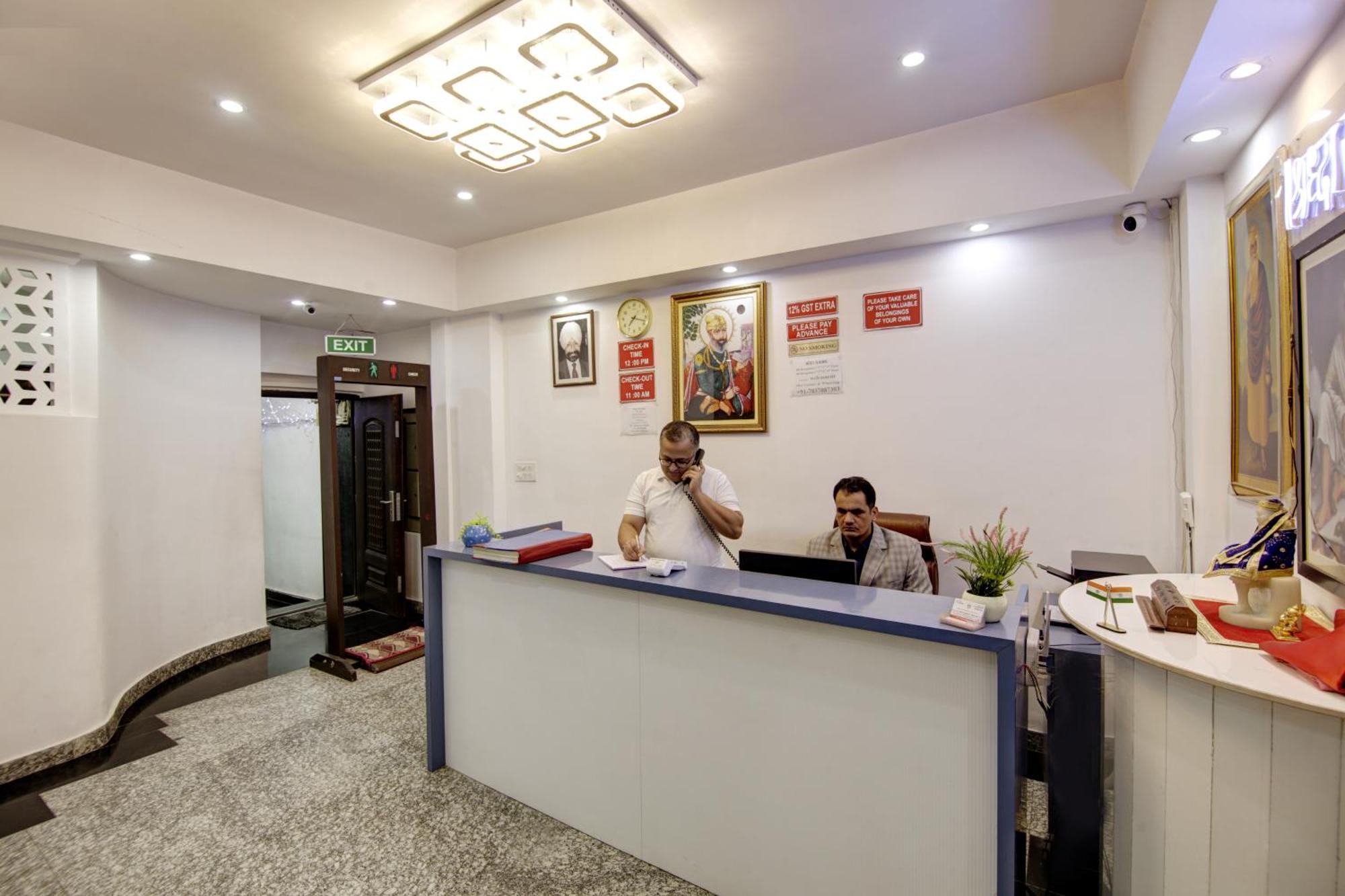 Hotel S B Inn-Near New Delhi Train Station Exterior foto