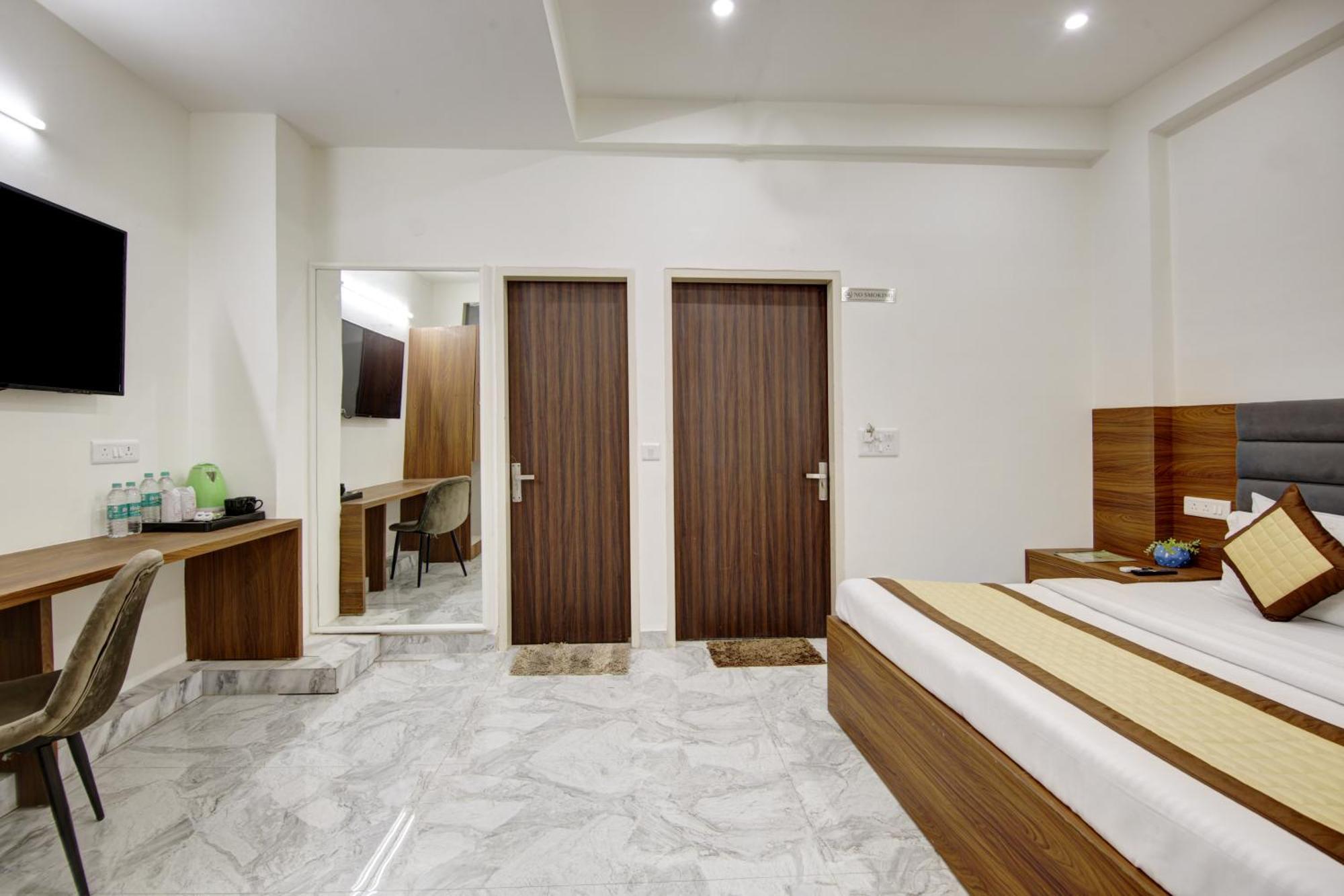 Hotel S B Inn-Near New Delhi Train Station Exterior foto