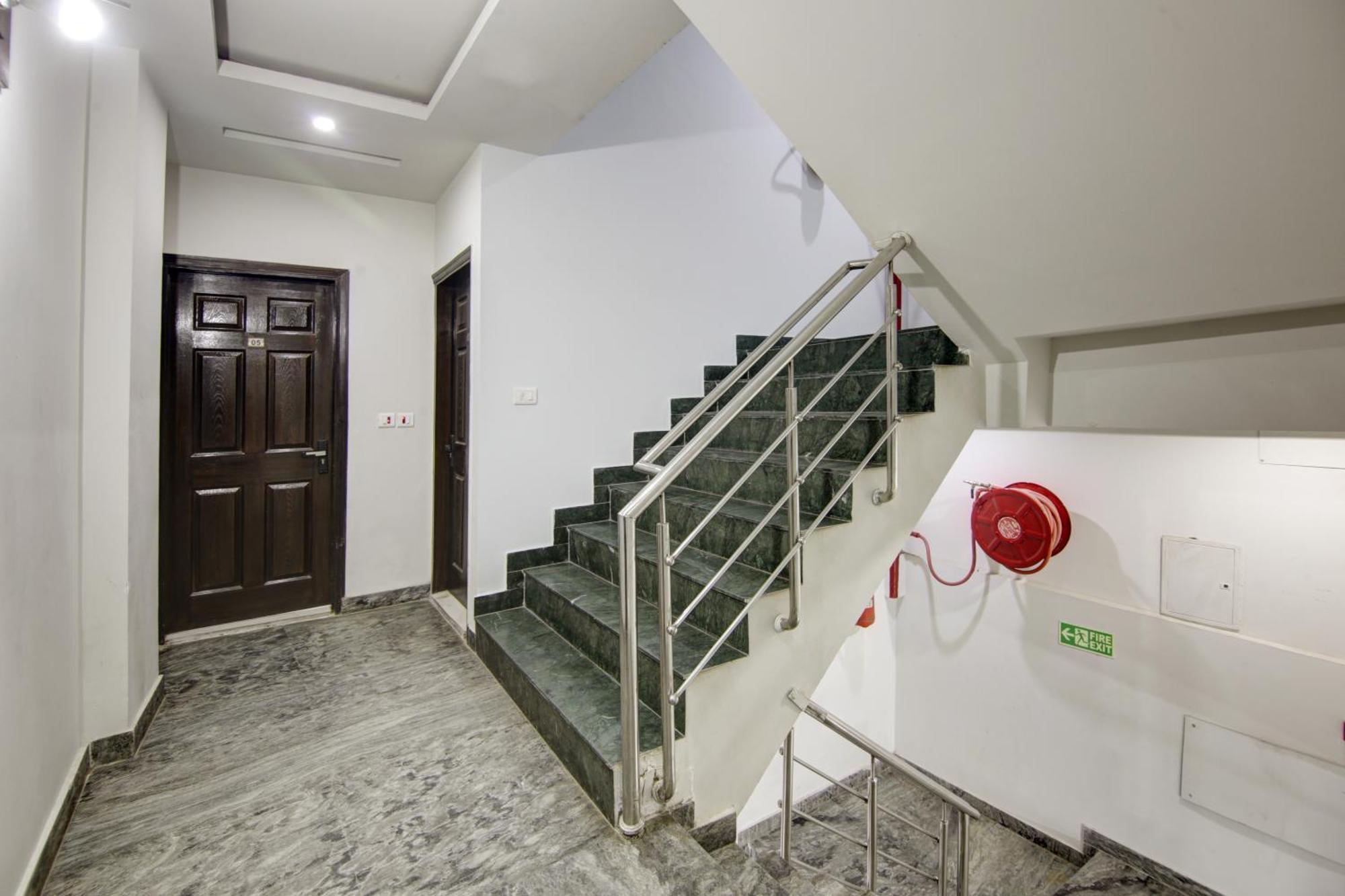 Hotel S B Inn-Near New Delhi Train Station Exterior foto