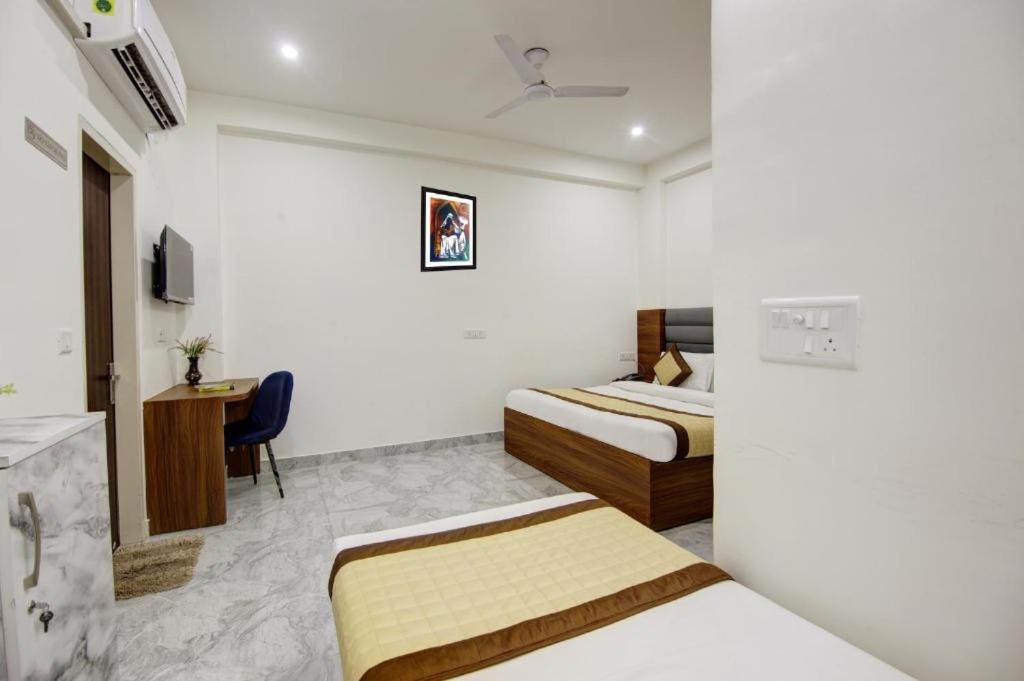 Hotel S B Inn-Near New Delhi Train Station Exterior foto